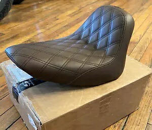 Saddlemen ブラウン レネゲード ラティス ソロ ジェル シート 2006-2017 ハーレー ソフテイル FLST 用 Saddlemen Brown Renegade Lattice Solo Gel Seat for 2006-2017 Harley Softail FLST 【並行輸入品】 56,870円