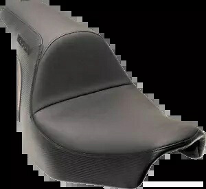 Slyfox ローライダー スムース カーボンファイバー シート 2018-2024 ハーレー ソフテイル FXLR FLSB に適合 Slyfox Lowrider Smooth Carbon Fiber Seat fits 2018-2024 Harley Softail FXLR FLSB 【並行輸入品】