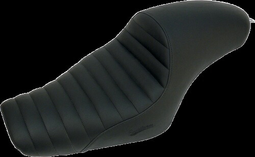 Saddlemen アメリカーノ 2-Up カフェシート 2004-2022 ハーレーダビッドソン スポーツスターに適合 Saddlemen Americano 2-Up Cafe Seat fits 2004-2022 Harley Davidson Sportster 【並行輸入品】