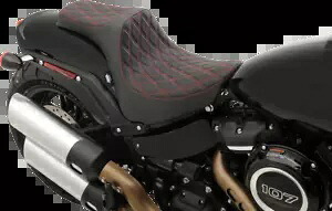 Drag Specialtys プレデター III ダブル ダイヤモンド シート 2018-2023 ハーレー ファット ボブ用 Drag Specialties Predator III Double Diamond Seat for 2018-2023 Harley Fat Bob 【並行輸入品】