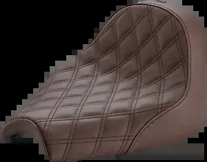 Saddlemen レネゲード ナックル ブラウン ソロシート 2022-2023 インディアン チーフ ダークホース用 Saddlemen Renegade Knuckle Brown Solo Seat for 2022-2023 Indian Chief Dark Horse 【並行輸入品】