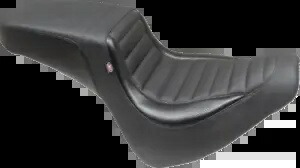 マスタング スクエアバック タック アンド ロール シート 2018-2023 ハーレー ソフテイル ファット ボブ FXFBS に適合 Mustang Squareback Tuck n Roll Seat fits 2018-2023 Harley Softail Fat Bob FXFBS 【並行輸入品】