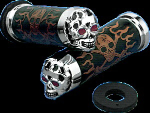Drag Specialtys スカルハンドグリップは、1980-2022 ハーレーツーリングダイナソフテイル XL に適合します。 Drag Specialties Skull Hand Grips fits 1980-2022 Harley Touring Dyna Softail XL 【並行輸入品】