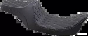 Drag Specialty ダイヤモンド ステッチ プレデター III シート 1997-2007 ハーレー ツーリングに適合 Drag Specialties Diamond Stitch Predator III Seat fits 1997-2007 Harley Touring 【並行輸入品】