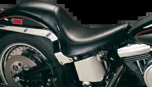Le Pera フルレングスシルエットシートは、2000-2017 ハーレー ソフテイル FLST FXST に適合します。 Le Pera Full Length Silhouette Seat fits 2000-2017 Harley Softail FLST FXST 【並行輸入品】