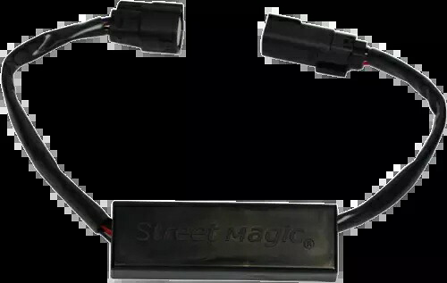 カスタムダイナミクス LED マジック ストロボ ブレーキ ライト フラッシャー 2014-24 ハーレー ツーリングに適合 Custom Dynamics LED Magic Strobe Brake Light Flasher fits 2014-24 Harley Touring 【並行輸入品】