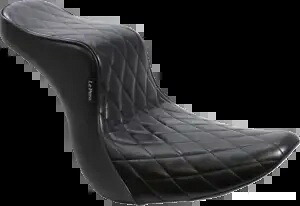 Le Pera チェロキー ステッチシート 2018-23 ハーレー ソフテイル ローライダー スポーツ グライド用 Le Pera Cherokee Stitched Seat for 2018-23 Harley Softail Low Rider Sport Glide 【並行輸入品】
