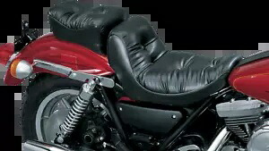Le Pera Regal プラッシュピロートップシート 1982-2000 Harley Dyna FXR FXLR FXRS に適合 Le Pera Regal Plush Pillow Top Seat fits 1982-2000 Harley Dyna FXR FXLR FXRS 【並行輸入品】