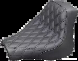Saddlemen Renegade ラティスステッチ ソロシート 2018-2022 ハーレー FXFBS 114 FXFB 用 Saddlemen Renegade Lattice Stitch Solo Seat for 2018-2022 Harley FXFBS 114 FXFB 【並行輸入品】