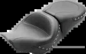 マスタング ワイド スタッズ ツーリング シート 1997-2007 ハーレー ロードキング ストリート グライド 75577 Mustang Wide Studded Touring Seat 1997-2007 Harley Road King Street Glide 75577 【並行輸入品】