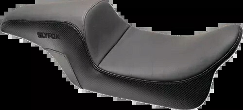 Slyfox スムース カーボンファイバー シート 2008-2024 ハーレー ツーリング FLHX FLTR FLHT に適合 Slyfox Smooth Carbon Fiber Seat fits 2008-2024 Harley Touring FLHX FLTR FLHT 【並行輸入品】