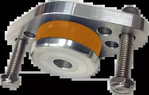合金アート グッデン タイト フロント エンジン モーター マウント 1980-2008 ハーレー ツーリング FXR に適合 Alloy Art Gooden Tite Front Engine Motor Mount fits 1980-2008 Harley Touring FXR 【並行輸入品】