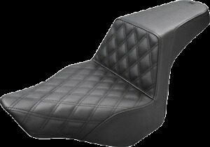 Saddlemen ステップアップ ブラック ラティス シート 2013-2017 ハーレーダビッドソン ブレイクアウト FXSB Saddlemen Step Up Black Lattice Seat 2013-2017 Harley Davidson Breakout FXSB 【並行輸入品】