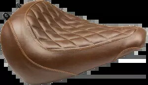 マスタング トリッパー ブラウン ダイヤモンド ソロシート 2018-2023 ハーレー ソフテイル FLFB FLFBS Mustang Tripper Brown Diamond Solo Seat 2018-2023 Harley Softail FLFB FLFBS 【並行輸入品】