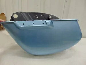 ハーレー 94-UP XL 左下サドルバッグボトム スエードブルー 91372-08CGT 91412-08CGT Harley 94-UP XL Lower Left Saddlebag Bottom Suede Blue 91372-08CGT 91412-08CGT 【並行輸入品】