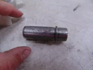 ハーレー シリンダーヘッド .0002 バルブガイド 81-83 FLT、FLH 82-83 FXR 18108-81A Harley Cylinder Head .0002 Valve Guide 81-83 FLT, FLH 82-83 FXR 18108-81A 【並行輸入品】 47,300円