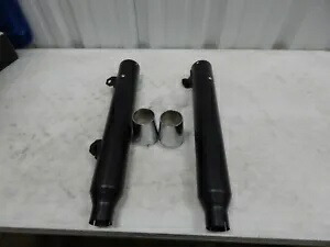 ラッシュエキゾースト ブラック スリッポン クローム ヒント 08-10 FXDF FXDWG ダイナ P/N: 28615-200 Rush Exhaust Black Slip-ons Chrome Tips 08-10 FXDF FXDWG Dyna P/N: 28615-200 【並行輸入品】 58,080円