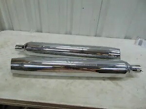 ハーレーダビッドソン ストック クローム 左右マフラー 11-16 FLHX、FLTRX 65592-09A Harley Davidson Stock Chrome Left and Right Mufflers 11-16 FLHX, FLTRX 65592-09A 【並行輸入品】 41,470円