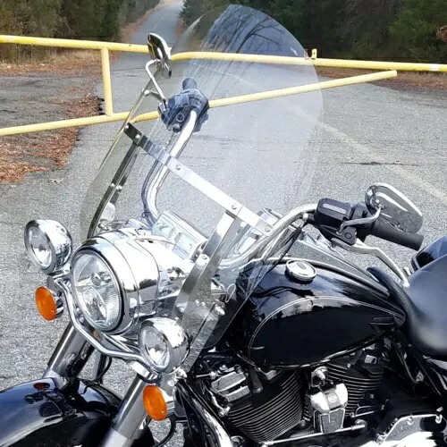 28インチ 取り外し可能フロントガラス ブラケット付き ハーレーツーリングロードキング FLHR 1994-2023用 28'' Detachable Windshield w/Bracket For Harley Touring Road King FLHR 1994-2023 【並行輸入品】 42,900円