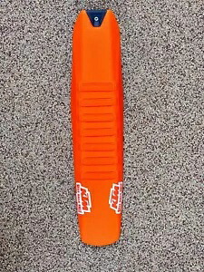新品同様、小さな破れあり KTM ファクトリー レーシング シート -A46007040000EBA Like New with with Small tear KTM Factory Racing Seat -A46007040000EBA 【並行輸入品】