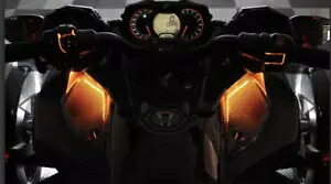 Spyder F3/F3T/F3L用のウインカー統合付き新しいサイドベントランニングライト New Side Vent Running Light with Turn Signal Integration for Spyder F3/F3T/F3L 【並行輸入品】