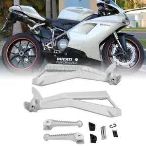 シルバー後部助手席フットペグブラケット 07-08 10-11 Ducati 1098 S / 12-13 848用 Silver Rear Passenger FootPeg Bracket for 07-08 10-11 Ducati 1098 S / 12-13 848 【並行輸入品】