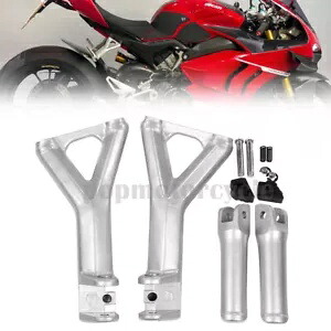 乗客シルバーリアフットペグブラケットペダル 2018-2020 ドゥカティパニガーレ V4/S Passengers Silver Rear FootPeg Bracket Pedal For 2018-2020 Ducati Panigale V4/S 【並行輸入品】