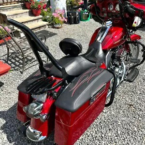 ブラック 27 インチ シーシーバー バックレスト & クロー 荷物ラック ハーレー ツーリング 2009-2024 用 Black 27\