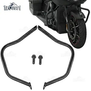 ブラック フロント ハイウェイ バー エンジン ガード クラッシュ バー インディアン チャレンジャー 2020-UP用 Black Front Highway Bars Engine Guard Crash Bar For Indian Challenger 2020-UP 【並行輸入品】