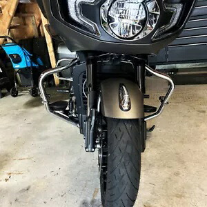 MOFUN クローム フロント エンジン ガード ハイウェイ クラッシュ バー インディアン パーシュート チャレンジャー用 MOFUN Chrome Front Engine Guard Highway Crash Bar For Indian Pursuit, Challenger 【並行輸入品】