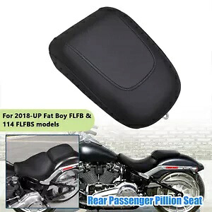 後部助手席ピリオンクッション ハーレーファットボーイ FLFBS 114 FLFB 107 18-23用 Rear Passenger Seat Pillion Cushion For Harley Fat Boy FLFBS 114 FLFB 107 18-23 【並行輸入品】