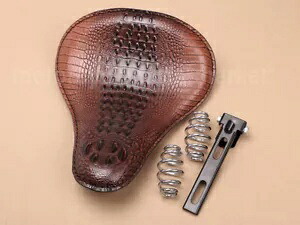 オートバイドライバーアリゲータースプリングブラケットソロシートハーレーチョッパーボバー用 Motorcycle Driver Aligator Spring Bracket Solo Seat For Harley Chopper Bobber 【並行輸入品】