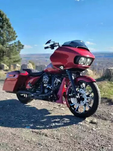 Advanblack ウィキッド レッド ABS チン スポイラー 2017+ M8 ハーレーダビッドソン ツーリングに適合 Advanblack Wicked Red ABS Chin Spoiler Fits 2017+ M8 Harley Davidson Touring 【並行輸入品】