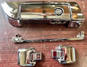 OS&D Advanblack ハーレーツアーパック用クロームヒンジ&ラッチキット OS&D Advanblack CHROME HINGES & LATCH KIT FOR HARLEY TOUR PAK 【並行輸入品】