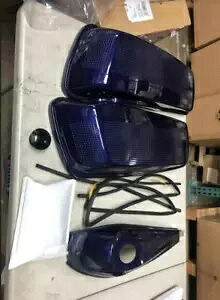 OS&D Advanblack Zephyr ブルー デュアル 6X9 スピーカー蓋カバー 2014 年以降のツーリング用 OS&D Advanblack Zephyr Blue DUAL 6X9 SPEAKER LIDS COVER FOR 2014+ TOURING 【並行輸入品】