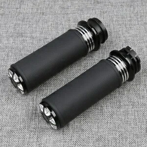 ブラック CNC 1 ''ハンドルバーハンドグリップ ハーレー ソフテイル FLS FLST 1996-2015 2014 US用 Black CNC 1'' Handlebar Hand Grips For Harley Softail FLS FLST 1996-2015 2014 US 【並行輸入品】