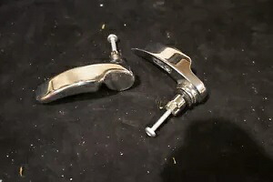 サドルバッグ蓋リフター OEM クローム 14+ ハーレーツーリング FLHT FLHR FLHX FLTR Saddlebag Lid Lifters OEM Chrome For 14+ Harley Touring FLHT FLHR FLHX FLTR 【並行輸入品】