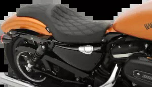 ドラッグスペシャルティシート 0804-0603 シート PRED DDIAM 10-19 XL DRAG SPECIALTIES SEATS 0804-0603 SEAT PRED DDIAM 10-19 XL 【並行輸入品】