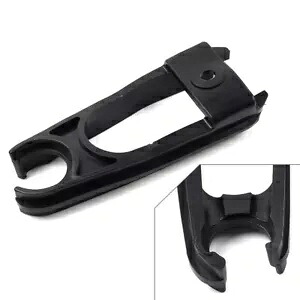 スイングアームチェーンスライダーガードプロテクターヤマハ YBR250 2007-2010 1S4-F2151-00 Swing Arm Chain Slider Guard Protector For Yamaha YBR250 2007-2010 1S4-F2151-00 【並行輸入品】