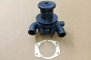 マッセイファーガソン トラクター MF 35 35X 50 135 203 205 用ウォーターポンプ (パーキンス 3.152 付き) Water Pump for Massey-Ferguson Tractor MF 35 35X 50 135 203 205 w/ Perkins 3.152 【並行輸入品】