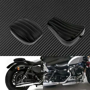 ストライプ ドライバー ソロ シート + 助手席クッション ピロン パッド スポーツスター 2010-15 に適合 Stripe Driver Solo Seat + Passenger Cushion Pillon Pad Fit For Sportster 2010-15 【並行輸入品】