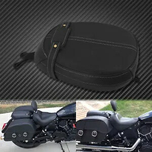 ブラックリアレザー乗客ピリオンクッションシートパッドフィットインディアンスカウト 15-20 Black Rear Leather Passenger Pillion Cushion Seat Pad Fit For Indian Scout 15-20 【並行輸入品】