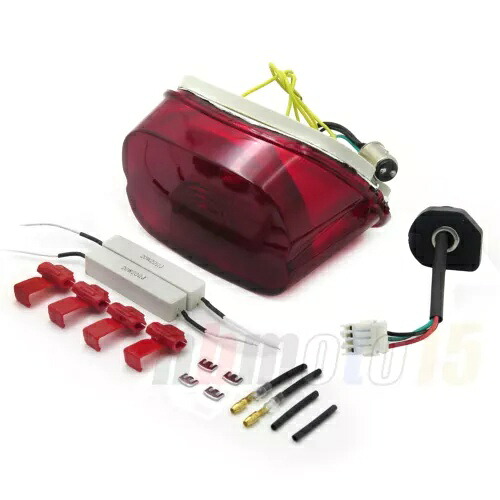 レッドテールブレーキライト 信号付き 99-07 ハーレー ソフテイル ファットボーイ ナイトトレイン用 RED Tail Brake Light w/ Signals For 99-07 Harley Softail Fat Boy Night Train 【並行輸入品】