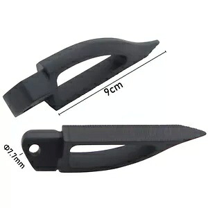 ブラックスモールリアフットペグブレードスタイル 99-07 スズキ GSX 1300R R 隼用 Black Small Rear Foot Peg Blade Style For 99- 07 Suzuki GSX 1300R R Hayabusa 【並行輸入品】