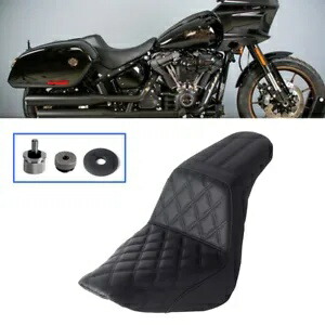 ブラックシートクッション シートフェンダーワッシャーナットキット付き ソフテイルローライダー FXLR 18-21用 Black Seat Cushion w/Seat Fender Washer Nut Kit For Softail Low Rider FXLR 18-21 【並行輸入品】
