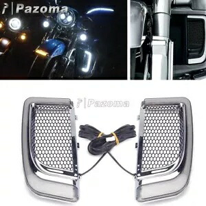 LED ランニングライト/ターンシグナルフェアリング下部グリルはハーレーツーリングロードグライドに適合します LED Running Light/Turn Signal Fairing Lower Grill Fits Harley Touring Road Glide 【並行輸入品】