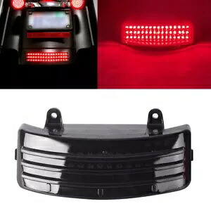 スモークトライバーリアフェンダーLEDテールライトハーレーツーリングロード&ストリートグライド用 Smoke Tri-Bar Rear Fender LED Tail Light For Harley Touring Road & Street Glide 【並行輸入品】