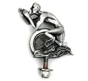 デビルアンドホイール フロントフェンダーオーナメント シルバーピューター仕上げ ハーレーカスタム ヴィンテージ Devil and Wheel Front Fender Ornament Silver Pewter Finish Harley Custom Vintage 【並行輸入品】