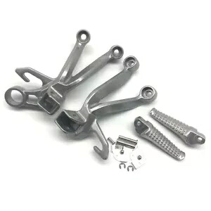 バイク後部乗客フットペグブラケットスズキ GSXR 1000 2003-2004 シルバー Motorbike Rear Passenger Foot Pegs Bracket For Suzuki GSXR 1000 2003-2004 Silver 【並行輸入品】