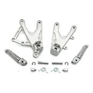 バイクフロントフットペグブラケットヤマハ YZF R1 R1S R1M 2015-2018 シルバーに適合 Motorbike Front Foot Pegs Bracket Fit For Yamaha YZF R1 R1S R1M 2015-2018 Silver 【並行輸入品】